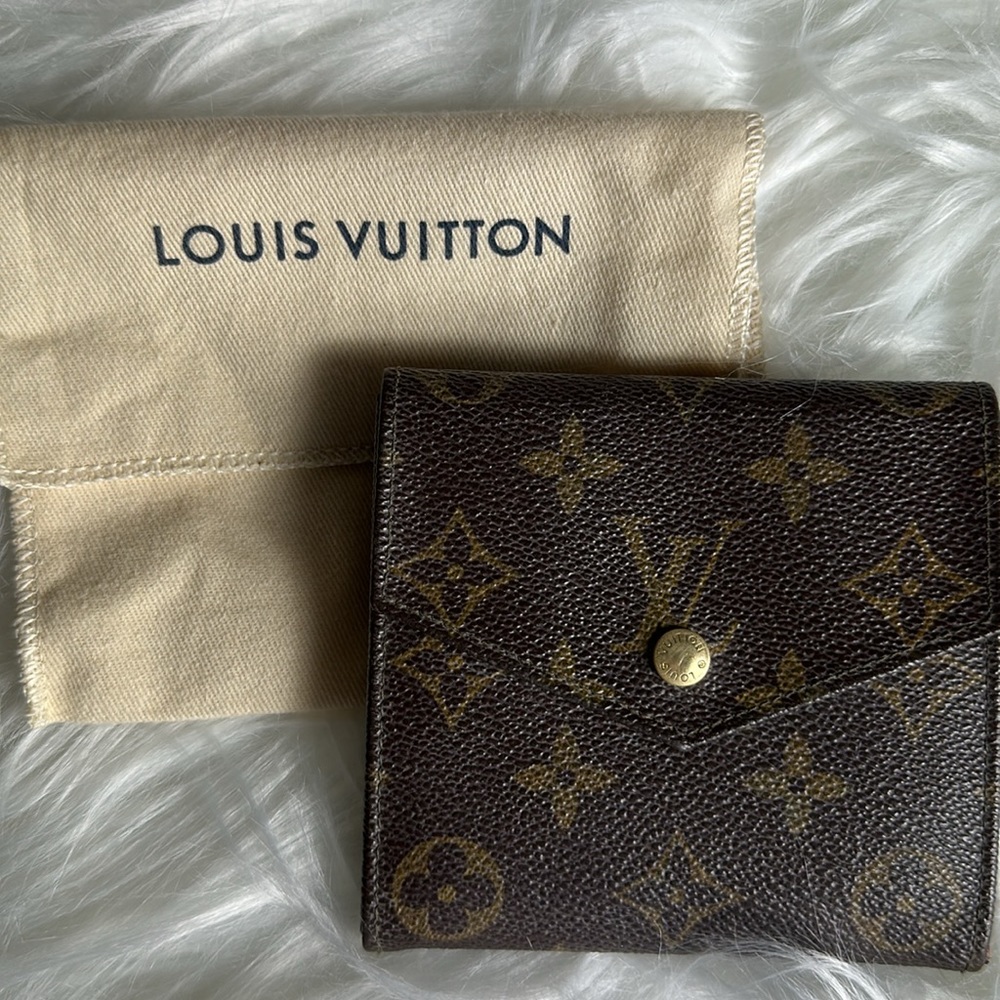 Louis Vuitton compact wallet & LV dust bag included Date code AN0932 Authentic